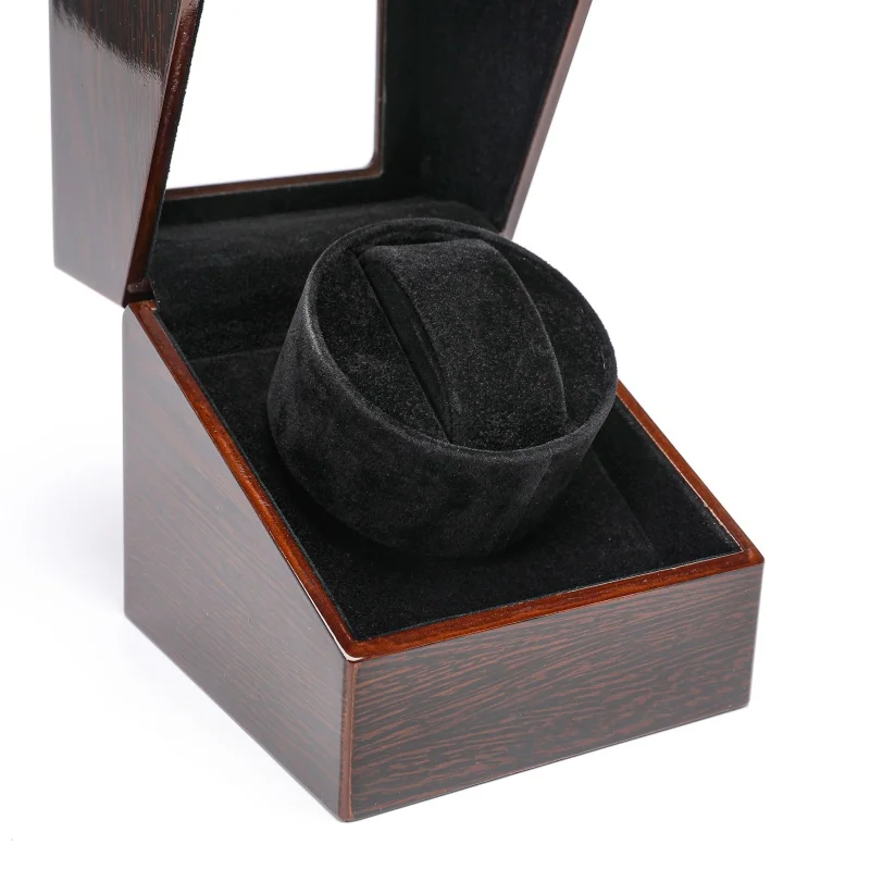 Wooden single watch winder with glass display for proper timepiece positioning